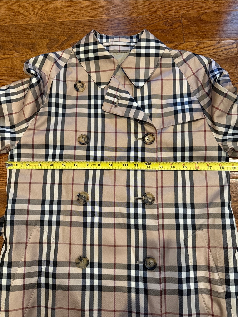 Burberry Beige Plaid Double-Breasted Trench Coat - Picture 7 of 15